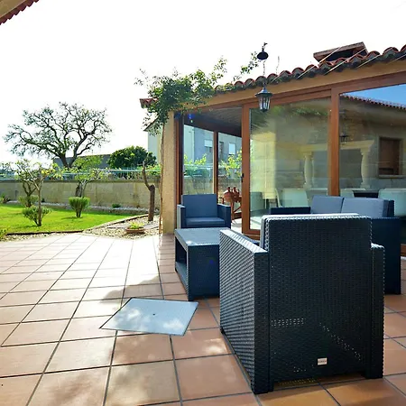 Galihost - Con Piscina En Villa Cambados