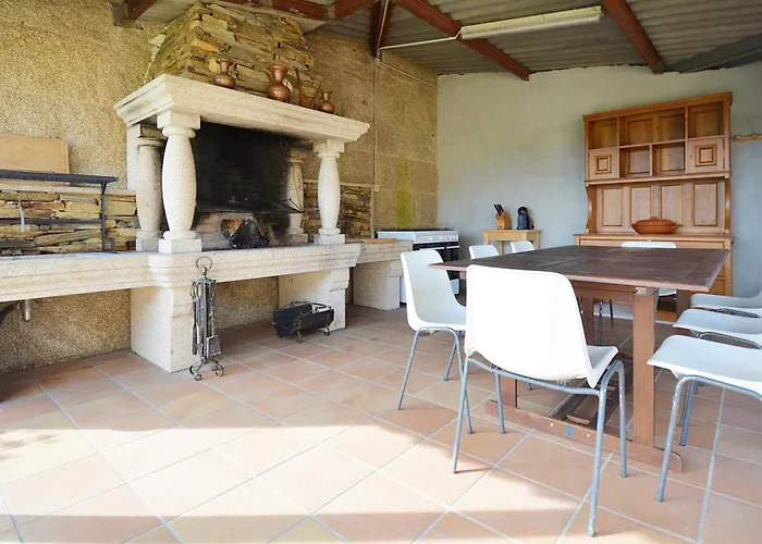 Galihost - Con Piscina En Villa